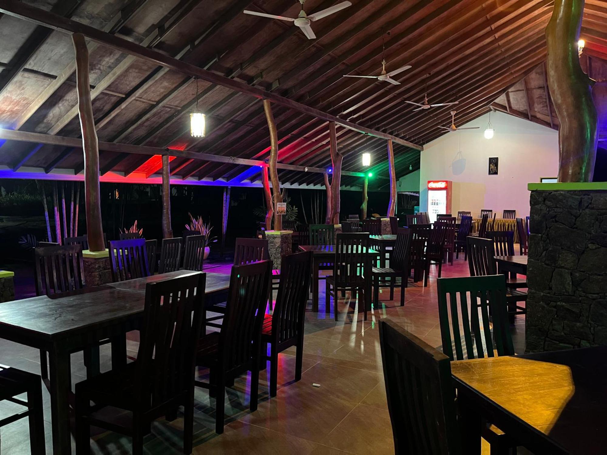 Royal Green Garden - Puttalam Exterior foto